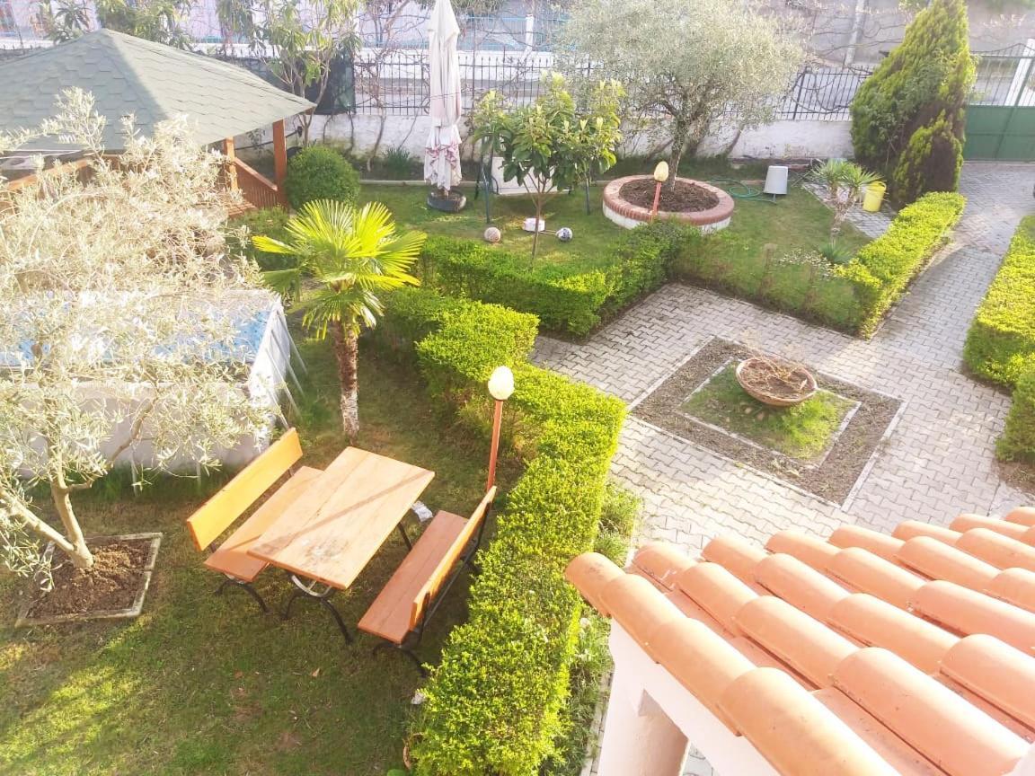 Vila M Vera Rooms With Kitchen And Apartments Durrës Buitenkant foto