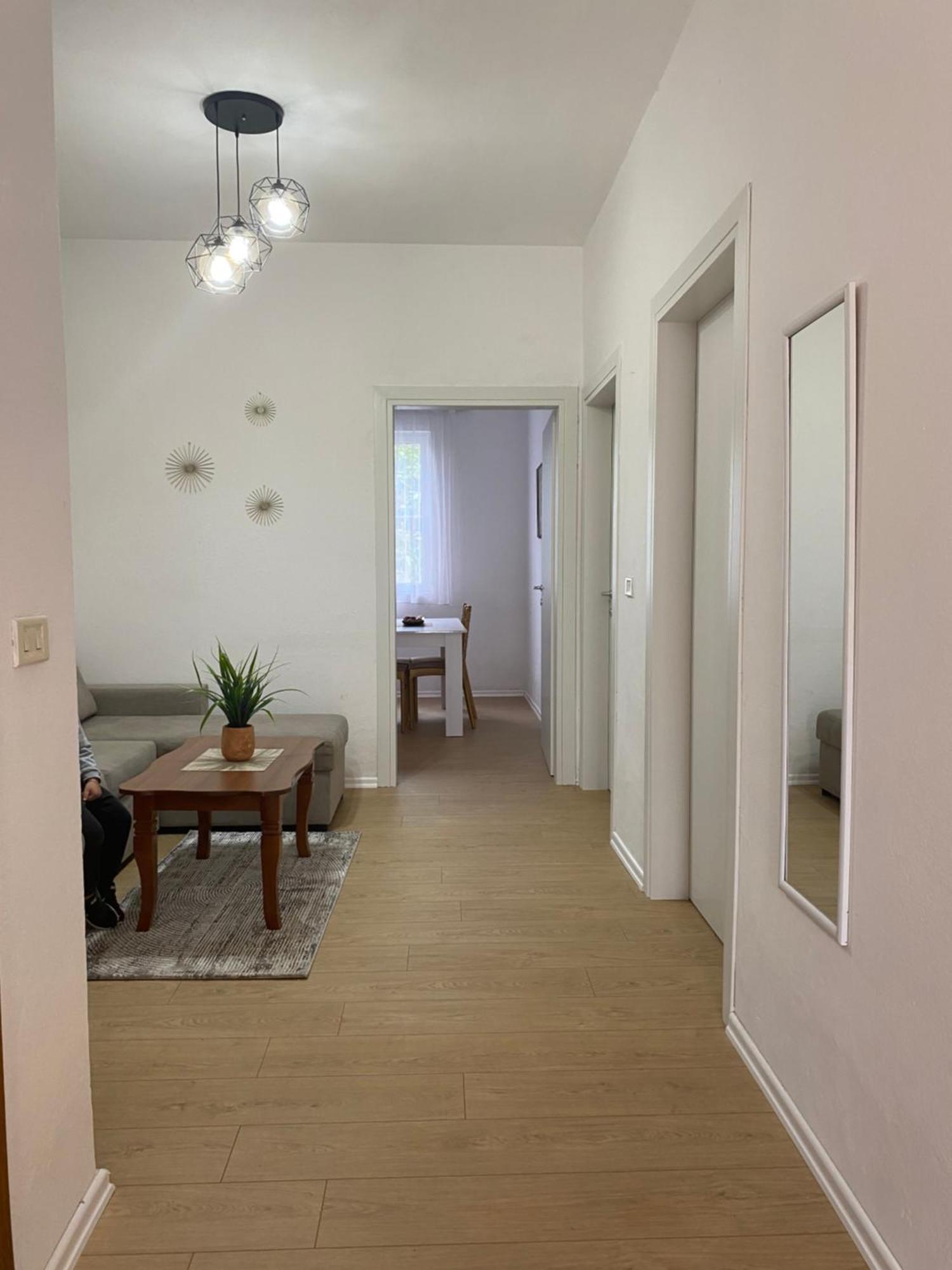 Vila M Vera Rooms With Kitchen And Apartments Durrës Buitenkant foto