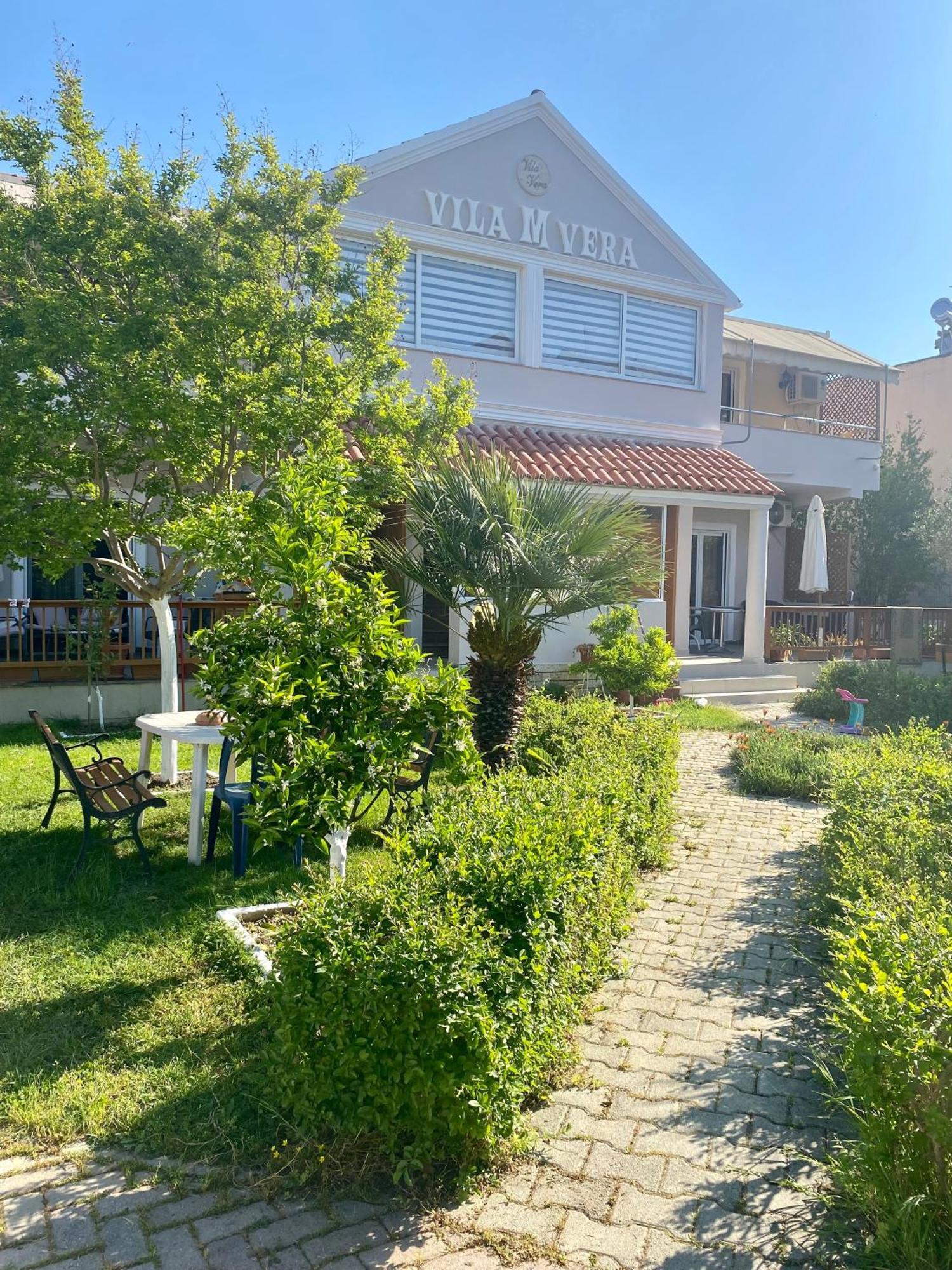 Vila M Vera Rooms With Kitchen And Apartments Durrës Buitenkant foto