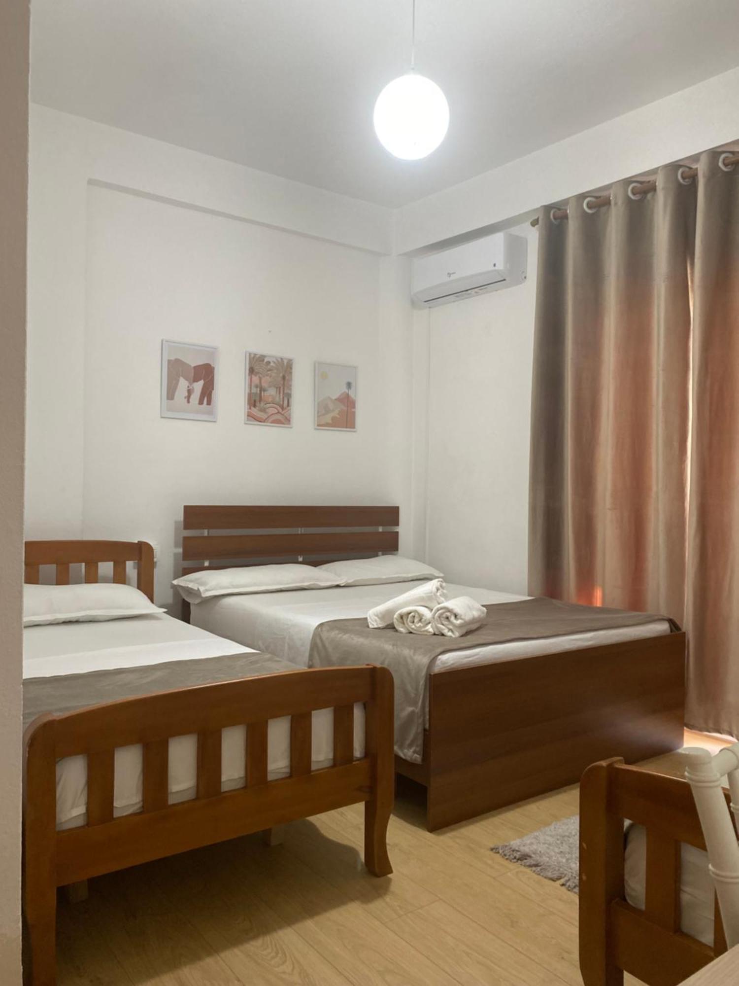 Vila M Vera Rooms With Kitchen And Apartments Durrës Buitenkant foto