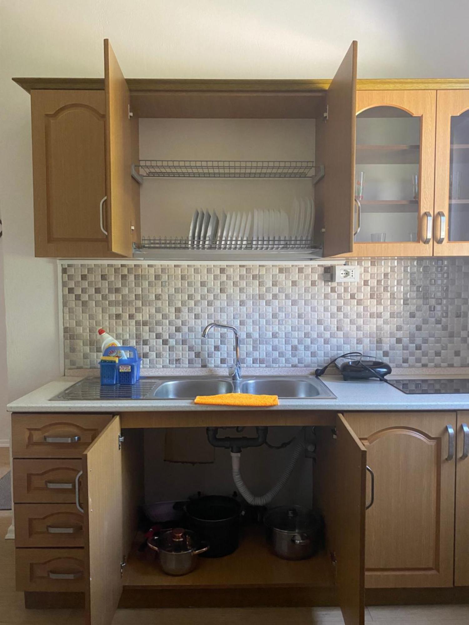 Vila M Vera Rooms With Kitchen And Apartments Durrës Buitenkant foto