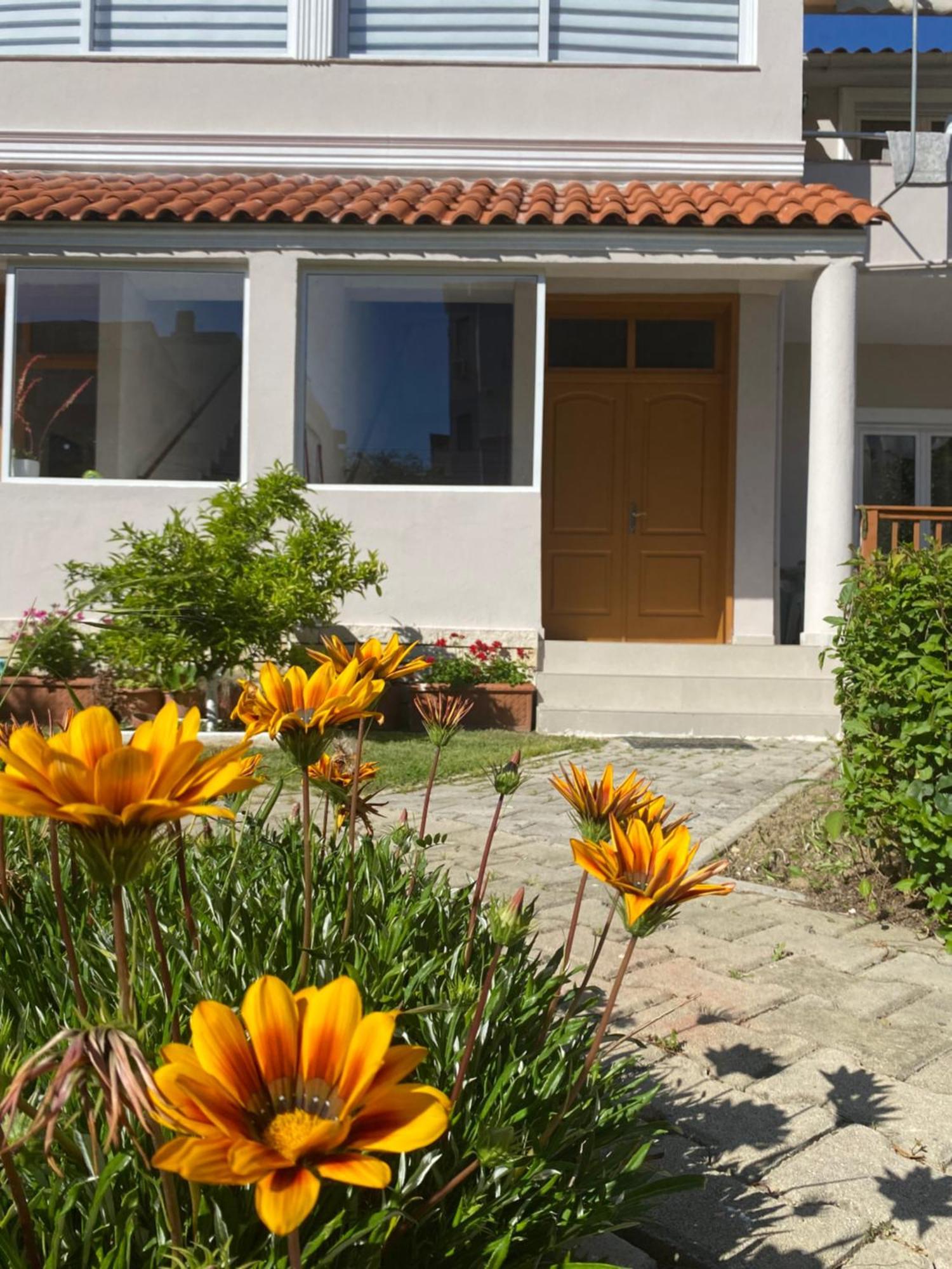 Vila M Vera Rooms With Kitchen And Apartments Durrës Buitenkant foto