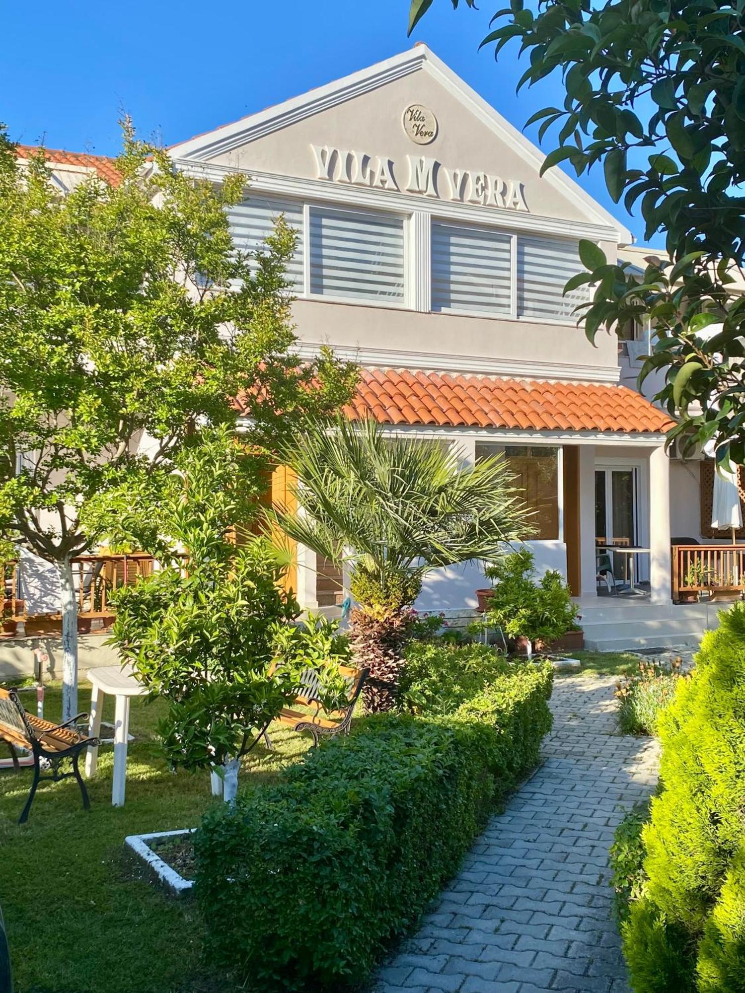 Vila M Vera Rooms With Kitchen And Apartments Durrës Buitenkant foto